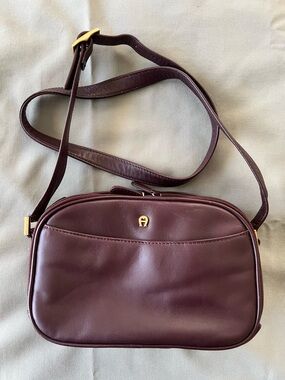 Vintage Etienne Aigner Burgundy Oxblood Leather Crossbody Shoulder Bag 70’s-80’s